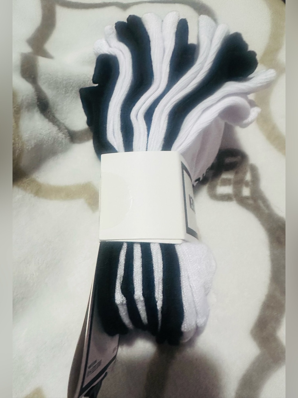 Steve Madden✨🤍🖤 White and Black Low Cut No-Show Socks - 8 pairs